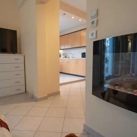 Apartment Attica Train Station 1 Bedroom 4 Pers