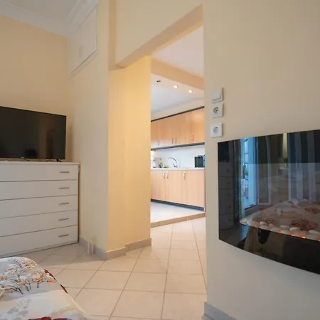 Apartment Attica Train Station 1 Bedroom 4 Pers *