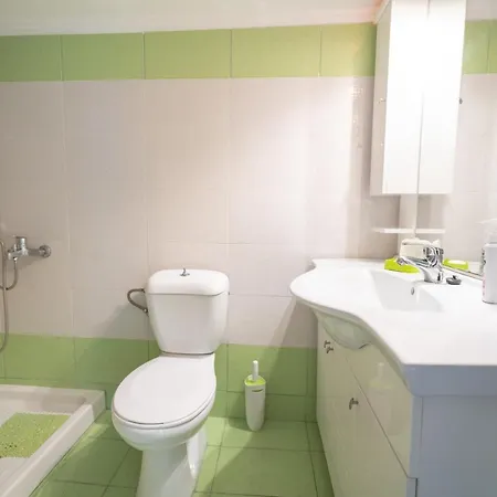 Attica Train Station 1 Bedroom 4 Pers Athens